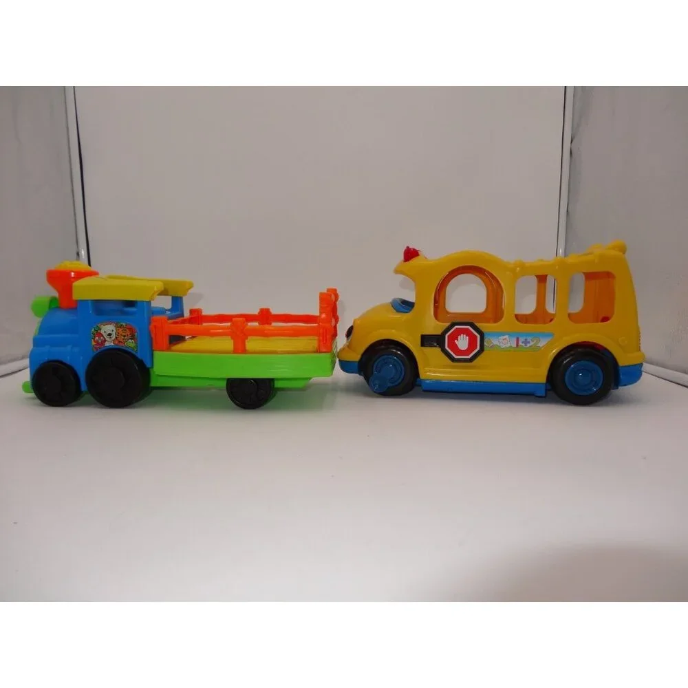 Fisher-Price Little People‎ Choo-Choo Zoo Train Conductor 3 Animals School Bus